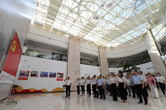邵阳市脑科医院组织开展廉政警示教育(图2)