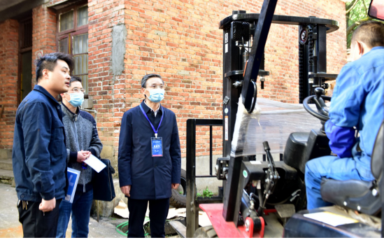邵阳市市场监督管理局暗访市区疫情防控与特种设备安全工作(图2)
