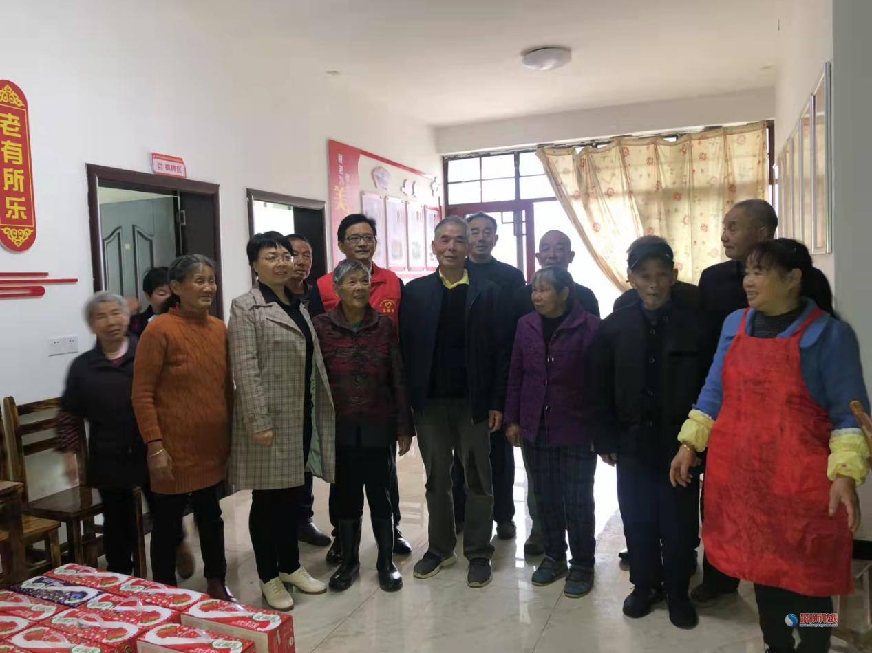 结对联系防返贫，走访慰问暖民心——邵阳市妇联、邵阳市政府金融办到青山村开展走访慰问活动(图2)