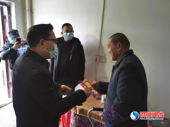 范赞科深入武冈市秦桥镇走访慰问并调研乡村振兴工作(图1)