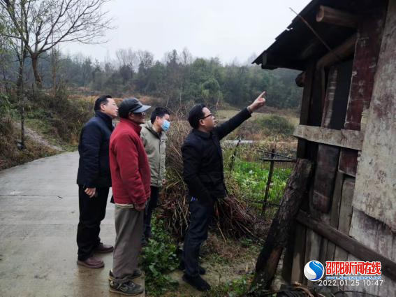 范赞科深入武冈市秦桥镇走访慰问并调研乡村振兴工作(图2)