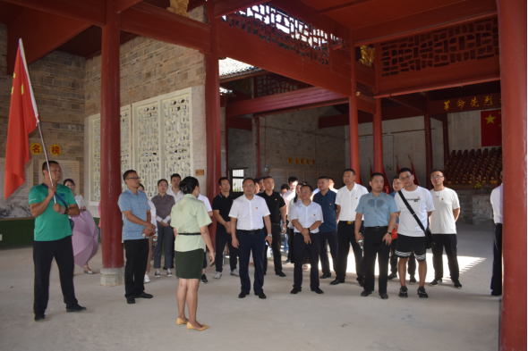 传承红色基因，助力文旅融合——市退役军人事务局开展“喜迎二十大 建功新时代 奋进新征程”主题教育实践活动暨8月份主题党日活动(图2)