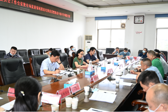 持续推进市场流通领域常态化扫黑除恶专项斗争——晏丽君督查食品药品安全生产、特种设备和商贸流通安全生产工作(图1)