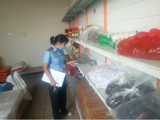 邵阳市市场监督管理局开展秋季校园食品安全检查(图3)