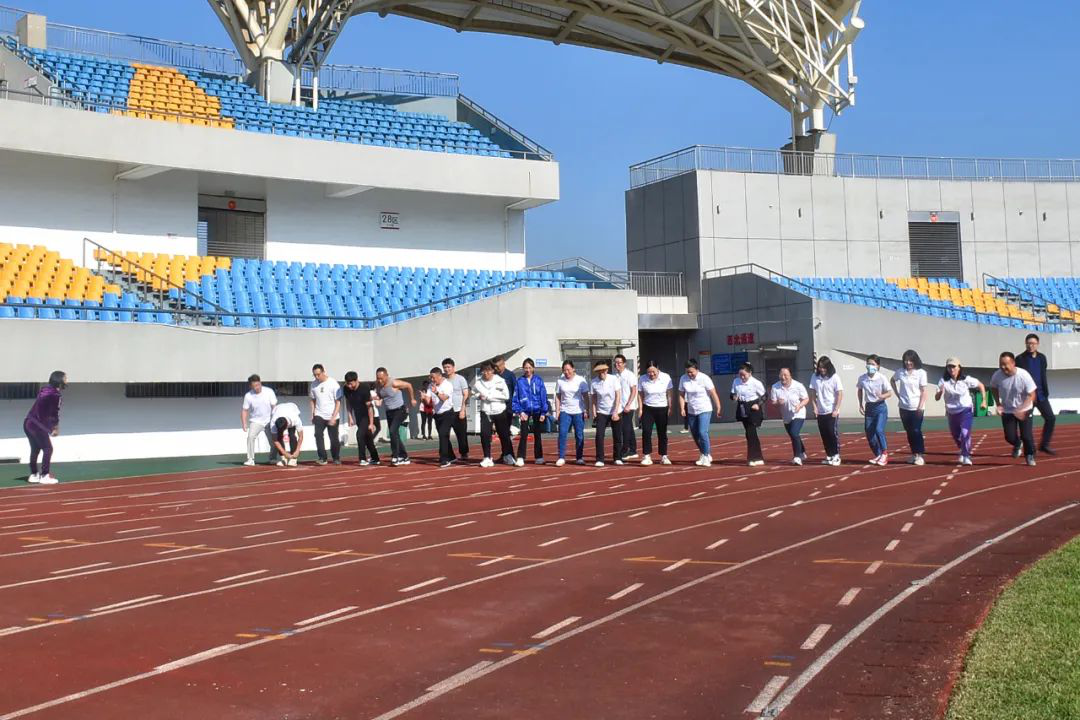 “喜迎二十大 奋进新时代”---市民政局工会开展健身跑步比赛(图2)
