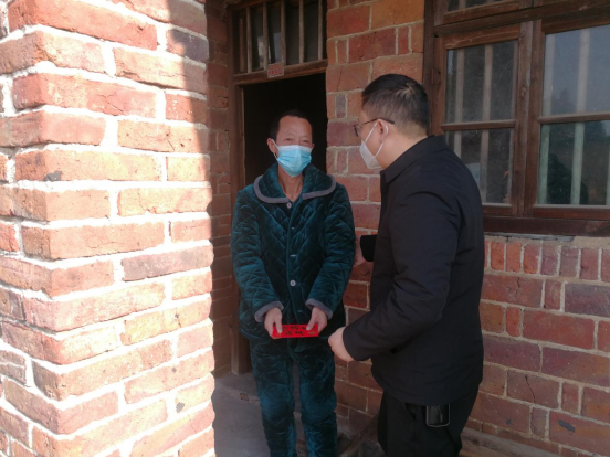 市财政局开展春节前走访慰问送温暖活动(图2)