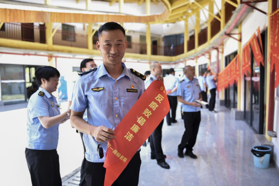 强主业 铸铁军 打好优化发展环境持久战——邵阳市市场监管综合行政执法支队“四个坚持”助力打好优化发展环境持久战(图2)