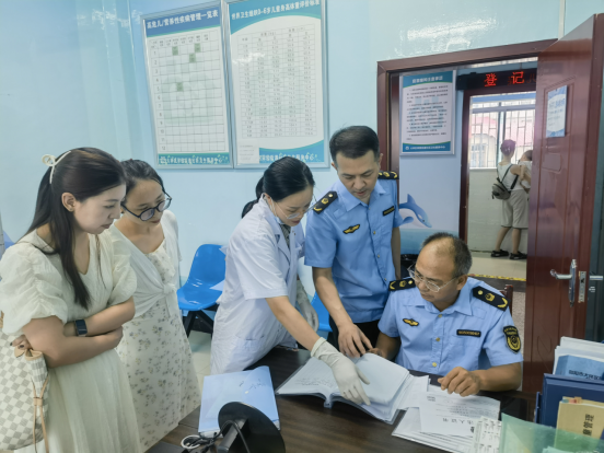 联合督导检查，履行健康卫士职责(图1)