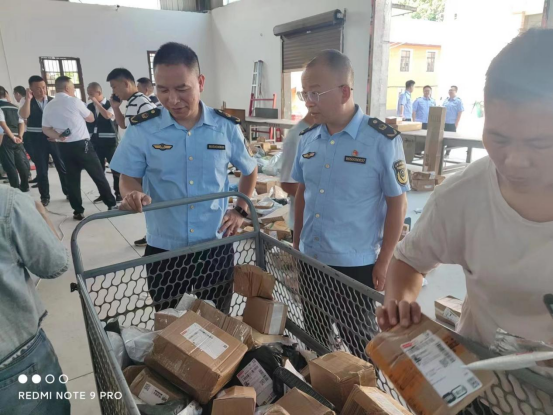 全力开展“双随机、一公开”监管工作 保护各民族消费者合法权益(图1)