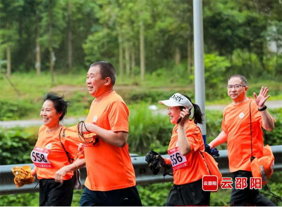 “奔跑吧・邵阳”（绥宁站）“民族团结跑”活动启动(图2)