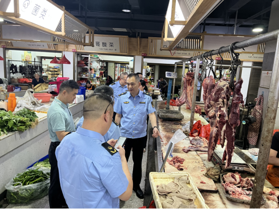 “清晨行动”筑牢“菜篮子”安全——邵阳市市场监管局突击检查守护民生舌尖(图2)