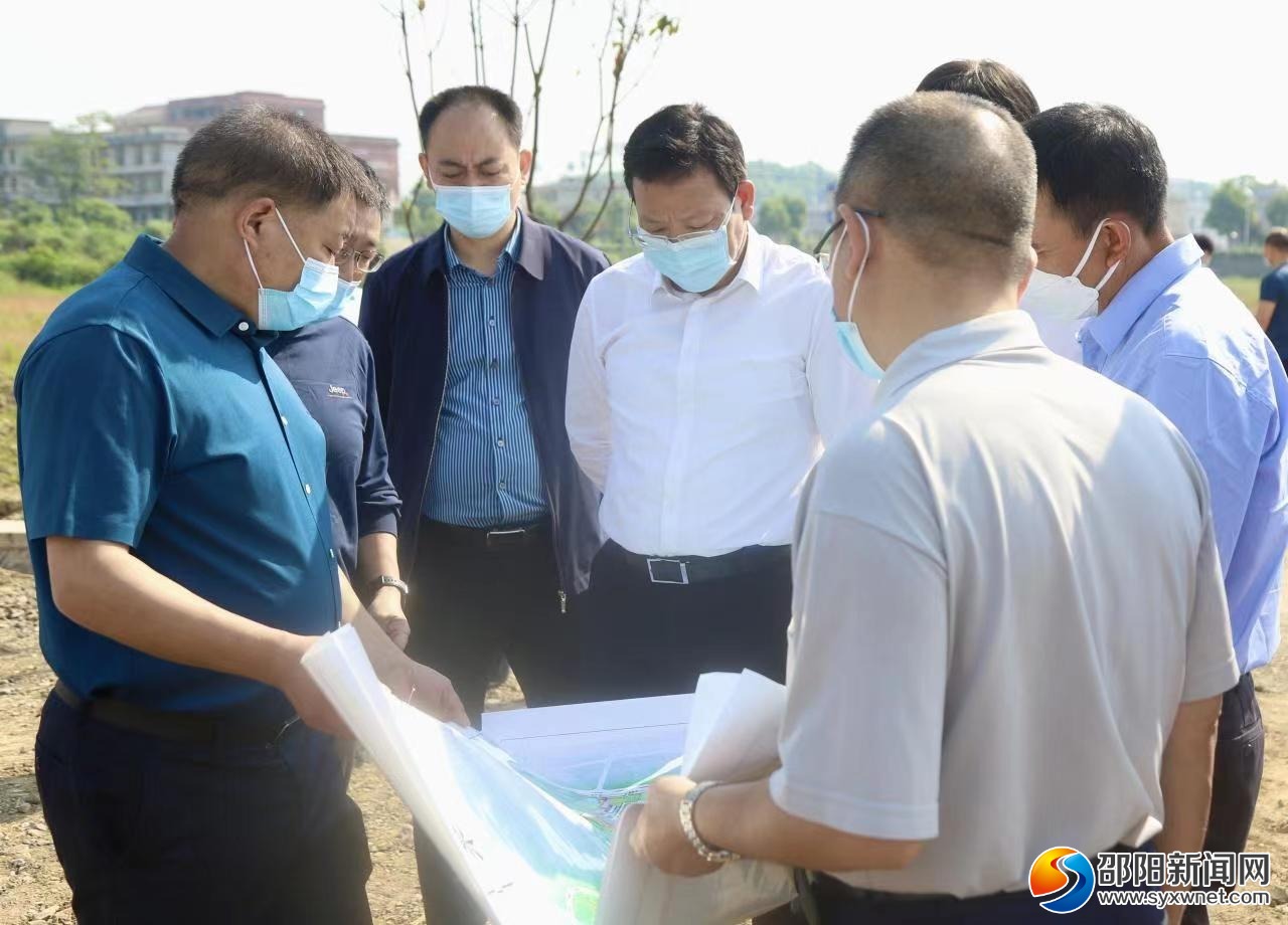 5月6日,邵阳市委副书记,市长华学健到大祥区调研乡村振兴工作