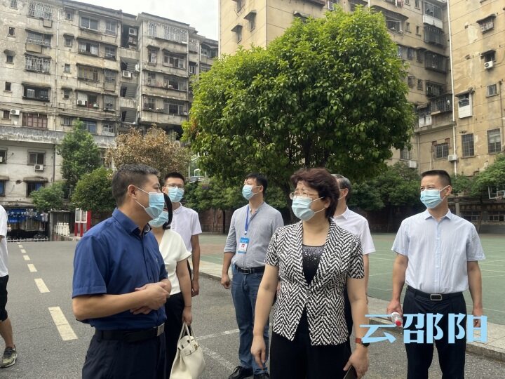 周迎春到大祥区红旗路街道督导创文工作_邵阳头条网