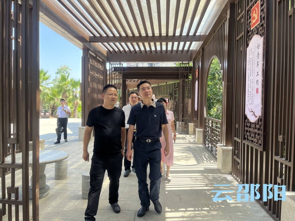 周文到双清区兴隆街道督导全国文明城市创建工作_邵阳头条网