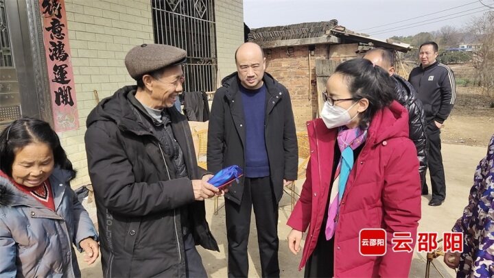 晏丽君到新宁县回龙寺镇高阳村看望慰问困难群众_邵阳头条网