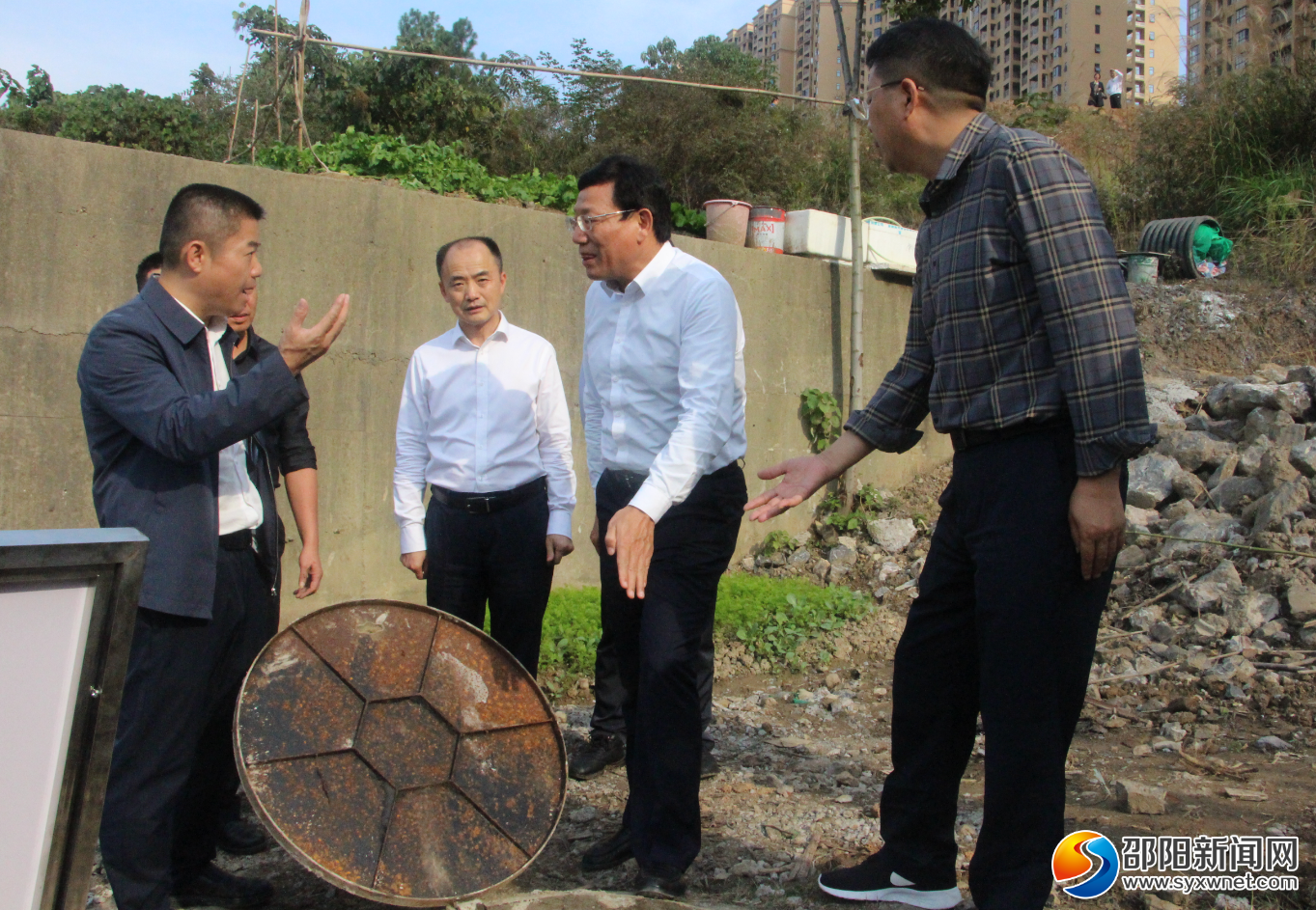 华学健到红旗河巡河督导环保问题整改工作_邵阳头条网