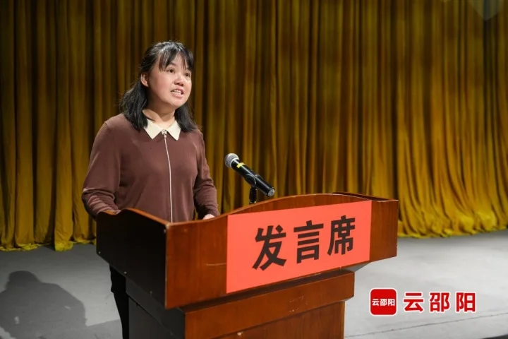 邵阳市开展“好家风·好传承”主题活动暨“一把手”配偶新时代家风建设座谈会(图3)