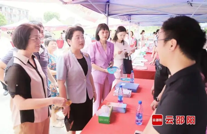 邵阳市举行文化科技卫生“三下乡”集中示范活动(图2)