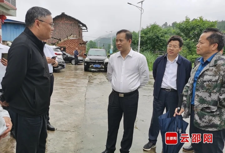 贺源到绥宁县蓼水河开展巡河工作(图2)