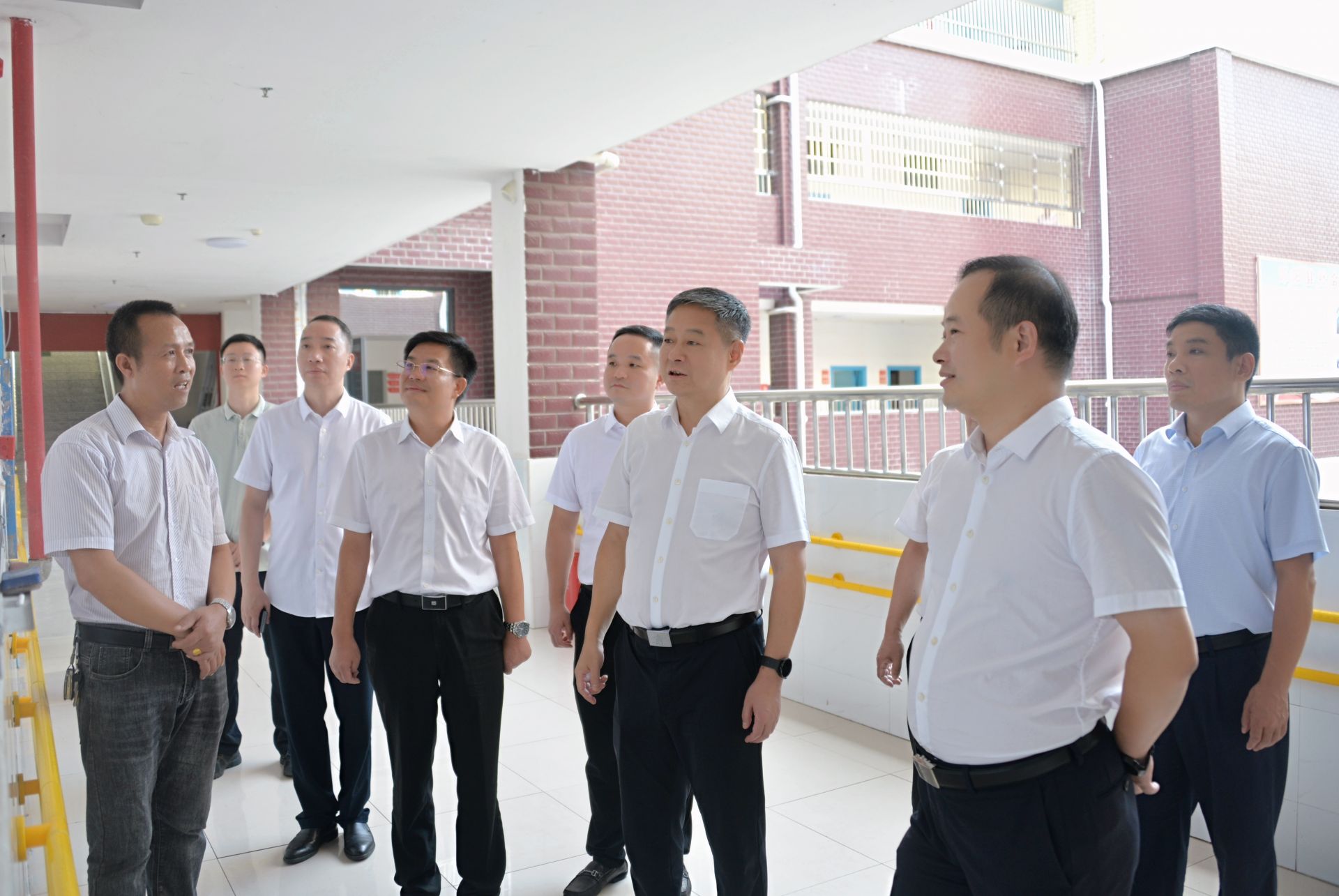 严华调研民政领域为民办实事及群众身边不正之风和腐败问题集中整治工作(图2)