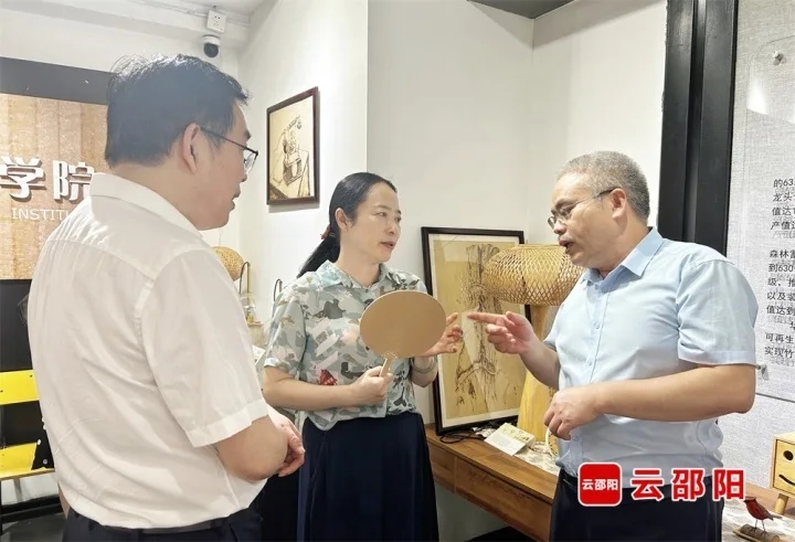 仇珂静到邵阳学院调研农产品发展工作(图1)