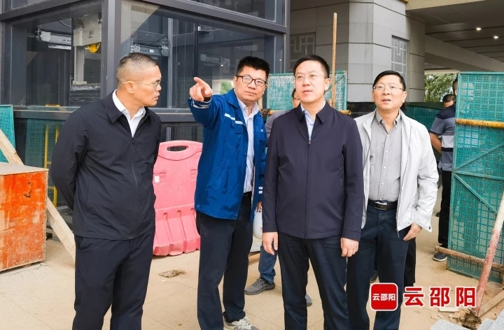 龚红果调研邵阳火车站扩改和邵永铁路建设工作(图1)