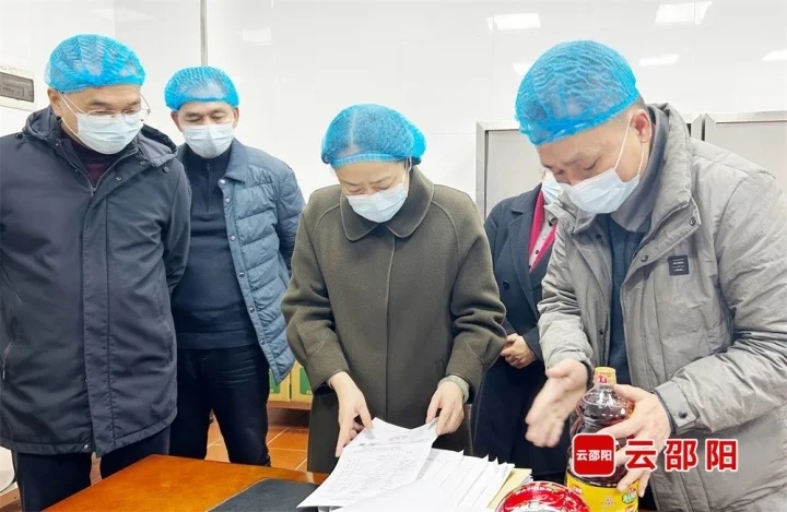 仇珂静到邵阳市第一中学督导食品安全“两个责任”落实情况(图1)