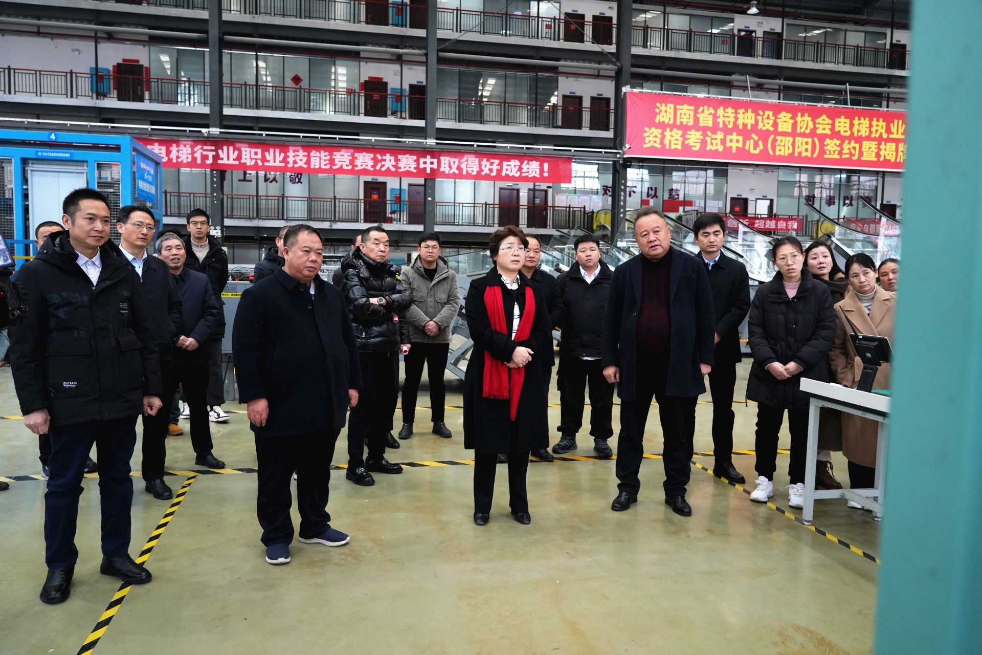 在邵国、省人大代表开展专题调研活动(图2)
