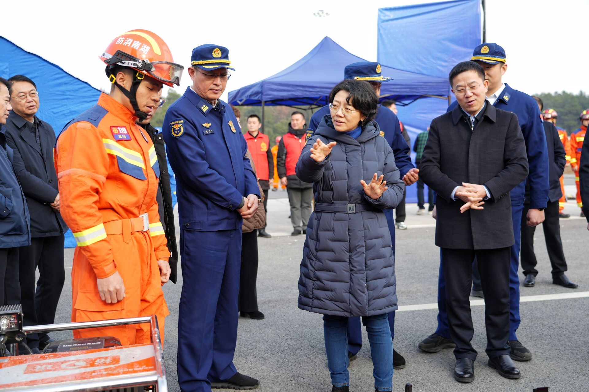 邵阳市举行 “雪峰使命-2025”重大低温雨雪冰冻灾害综合应急演练(图1)