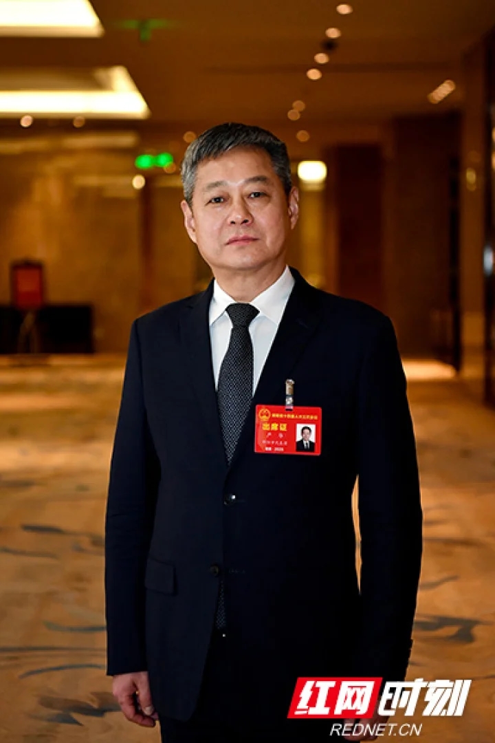 直通省两会丨严华：与民营企业双向奔赴 激活经济发展“一池春水”(图1)