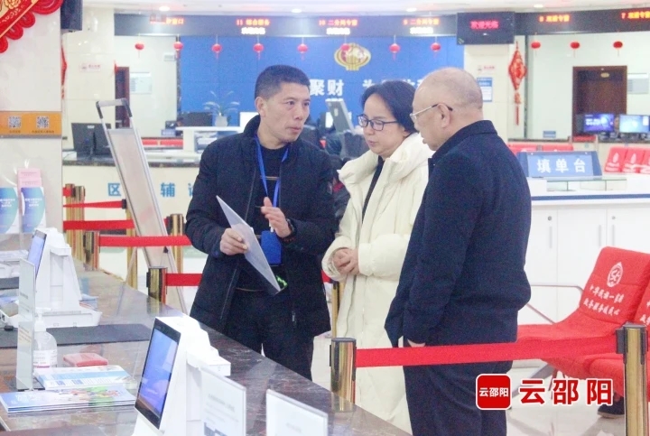 晏丽君调研人社工作并召开座谈会(图1)