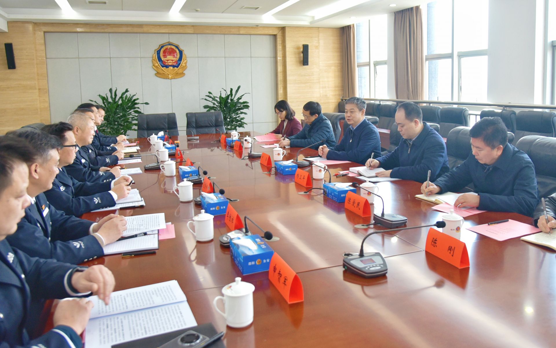 严华在市公安局调研座谈(图2)