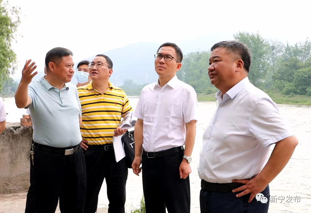 邓涛调研老城区改造和沿江风光带建设_ 新宁县_ 邵阳市人民政府